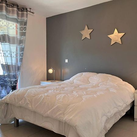 Charmant T2 Climatise Avec Grande Terrasse, Piscine Et Parking Privatif, Proche Plage Et Commerces. - Fr-1-251-441 Le Lavandou Exteriör bild
