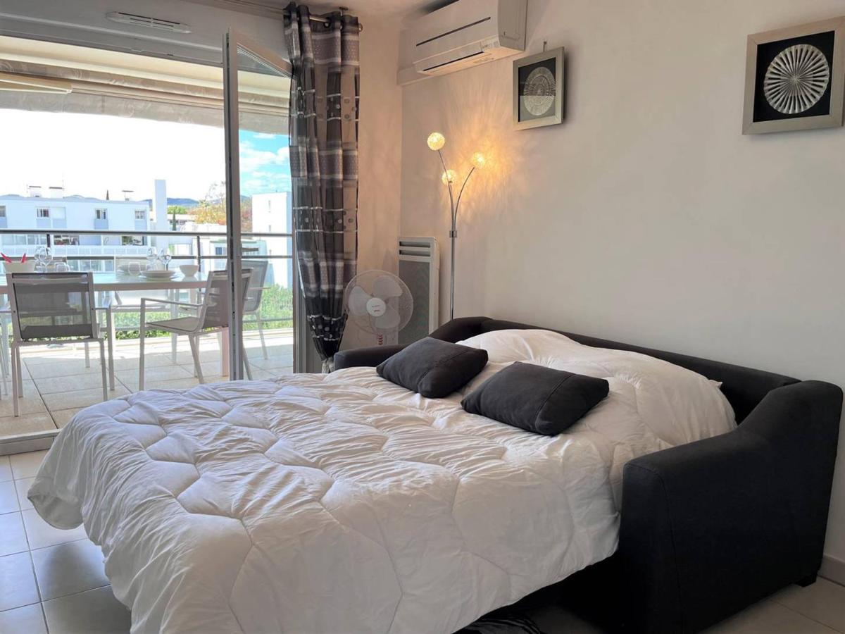 Charmant T2 Climatise Avec Grande Terrasse, Piscine Et Parking Privatif, Proche Plage Et Commerces. - Fr-1-251-441 Le Lavandou Exteriör bild