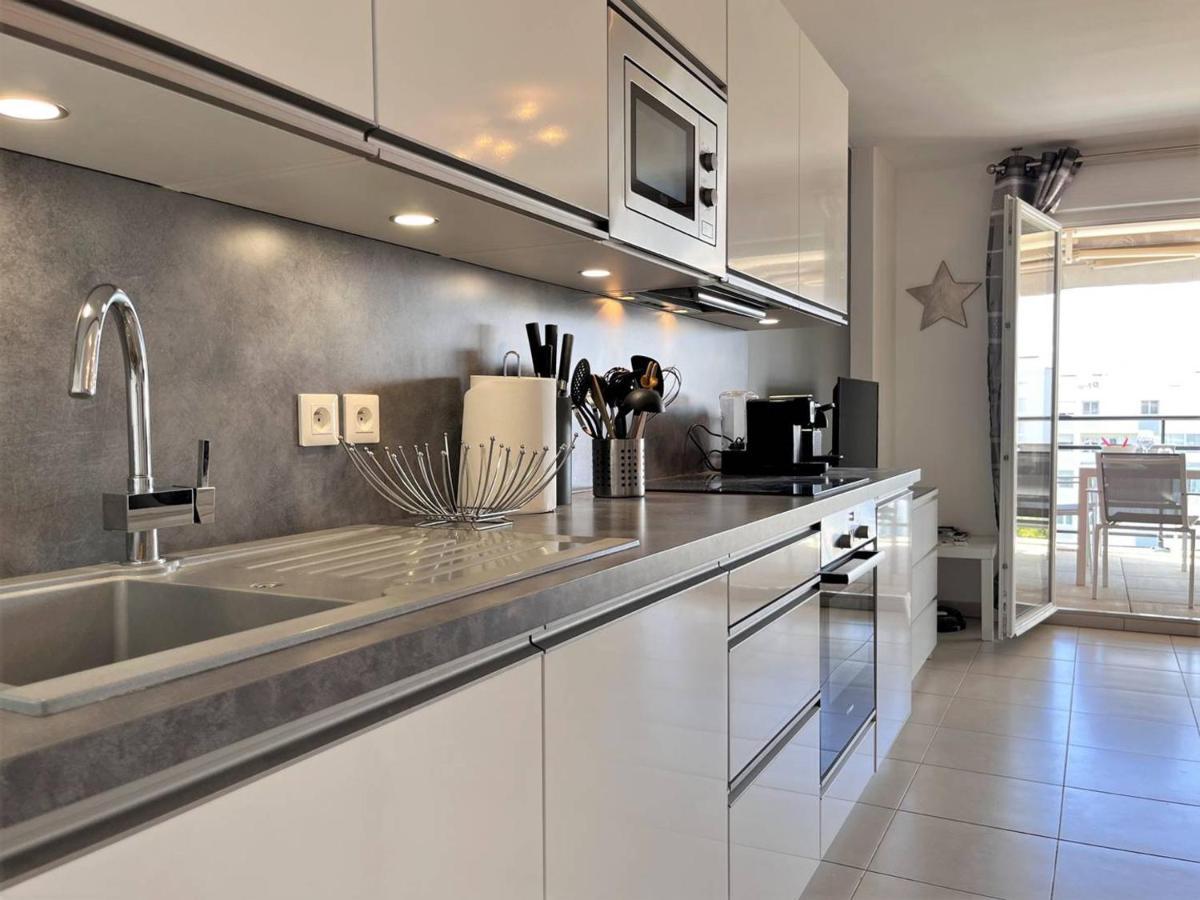 Charmant T2 Climatise Avec Grande Terrasse, Piscine Et Parking Privatif, Proche Plage Et Commerces. - Fr-1-251-441 Le Lavandou Exteriör bild